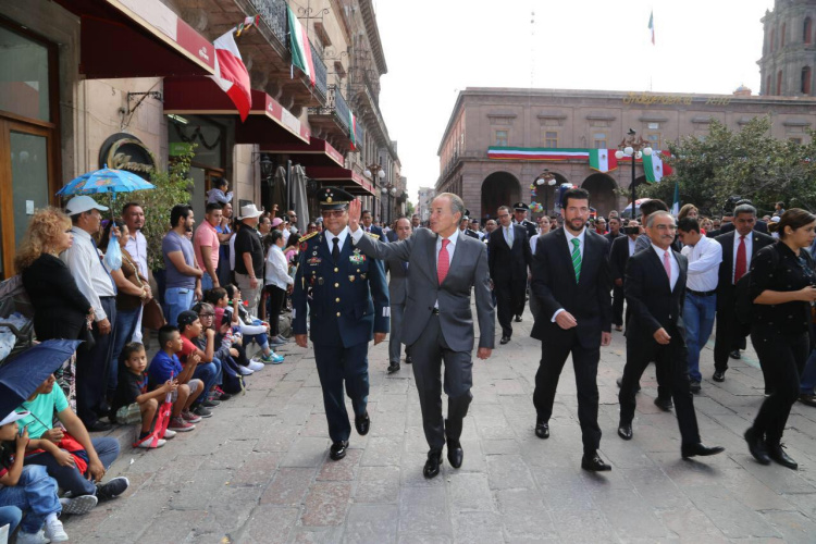 desfile-Juan-Manuel-carreras.jpg
