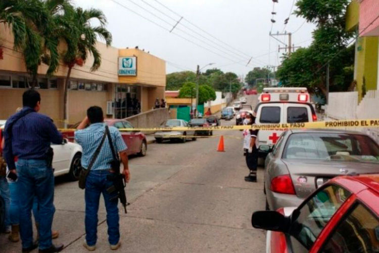 asesinan-a-plicia-en-la-clinica-50-del-imss.jpg
