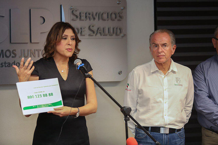 secretaria-de-salud-y-gobernador-carreras.jpg