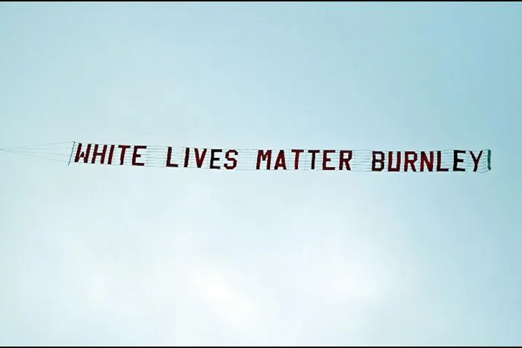 white-lives-matter-burnley-las-vidas-blancas-importan-mensaje-racista-en-premier.jpg