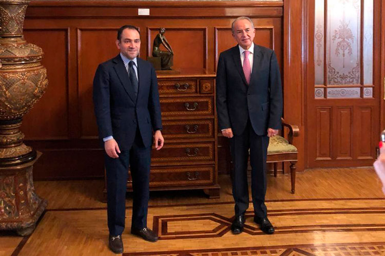 arturo-herrera-y-jm-carreras.jpg