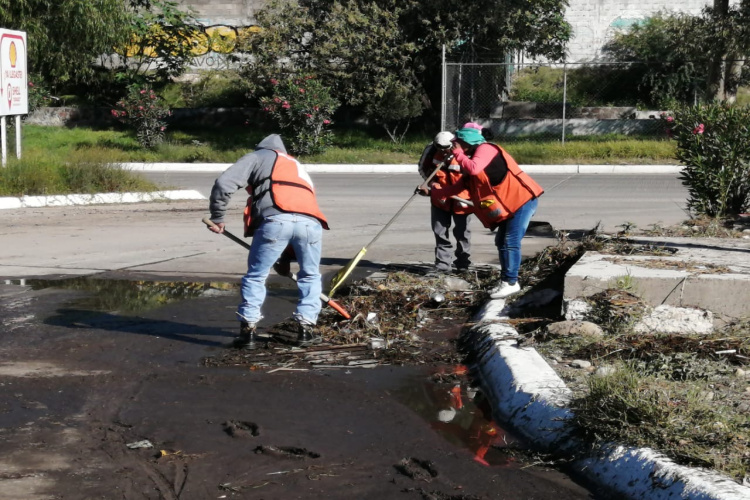limpieza-en-boulevard-rio-de-santiago.jpg