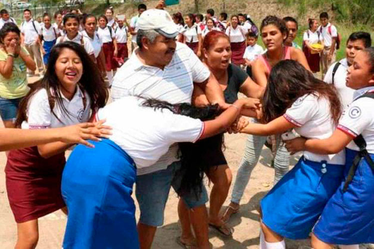 pelea-en-escuela.jpg