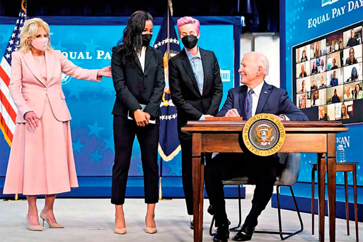margaret-purce-megan-rapinoe-y-joe-biden-2.jpg