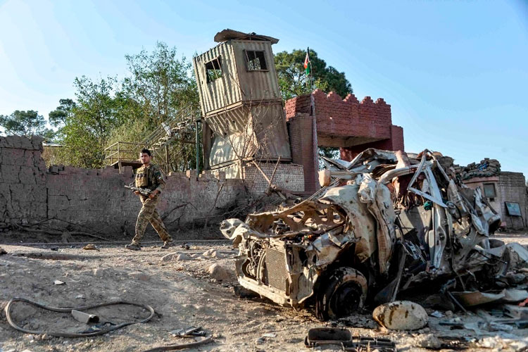 coche-bomba-en-afganistan.jpg