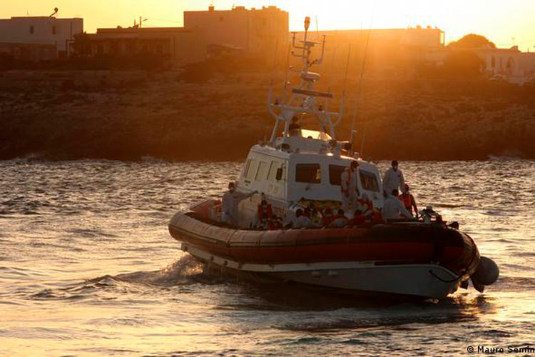 migrantes-isla-italiana-de-lampedusa.jpg