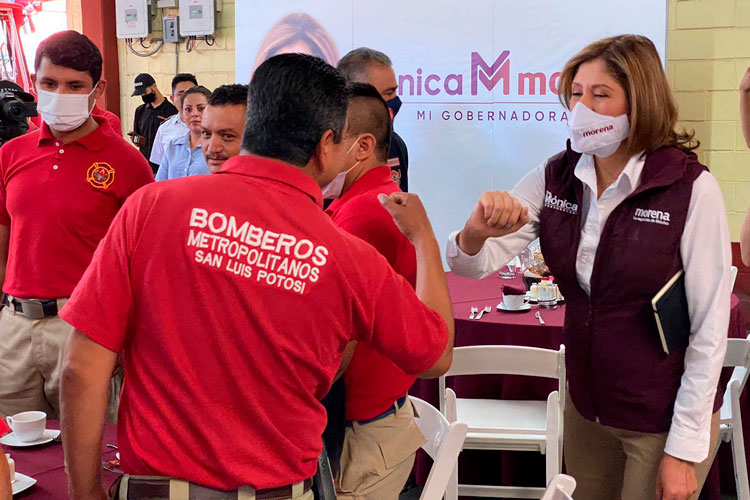 monica-rangel-bomberos.jpg