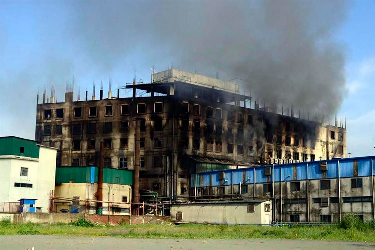 incendio-en-fabrica-de-bangladesh.jpg