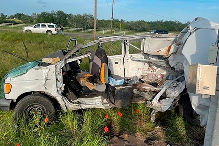 accidente-de-camioneta-con-migrantes-en-texas-2.jpg
