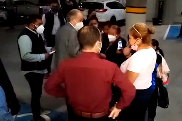 mujeres-contra-jm-carreras.jpg