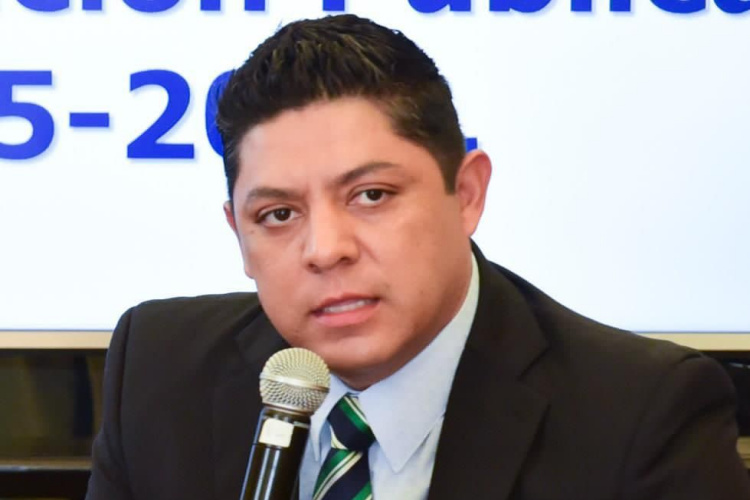 pollo-gallardo-Ricardo-Gallardo-1-1.jpg