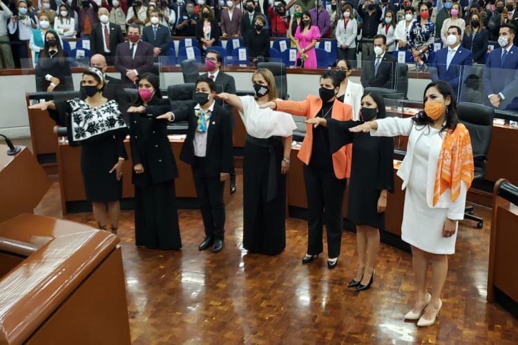 toman-protesta-mujeres-diputadas.jpg