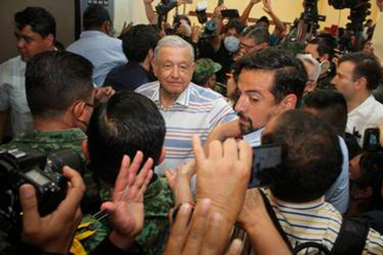 amlo-en-puebla-2.jpg