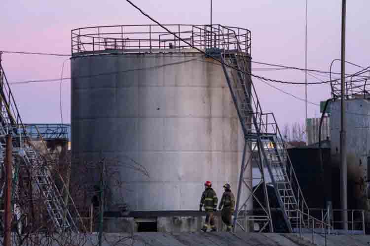 bombardeo-en-instalaciones-petroleras-en-area-industrial-en-ucrania-1.jpg