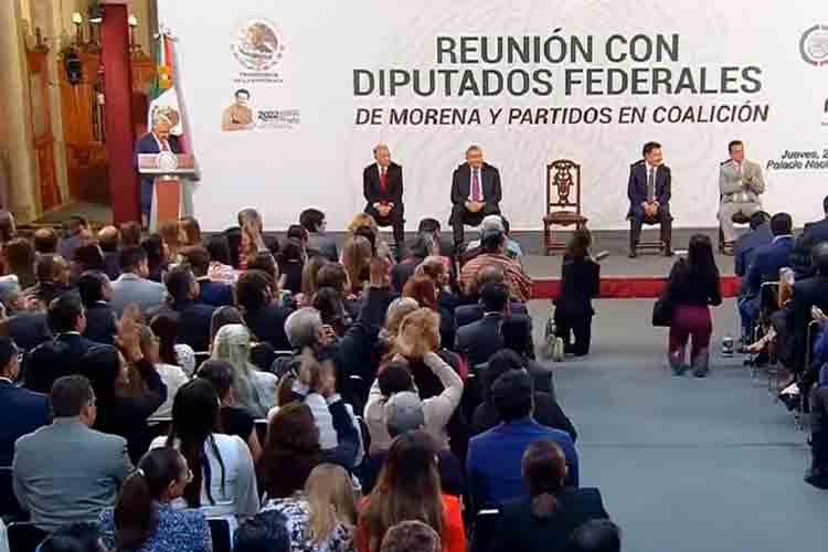 amlo-reunion-con-diputados-federales.jpg