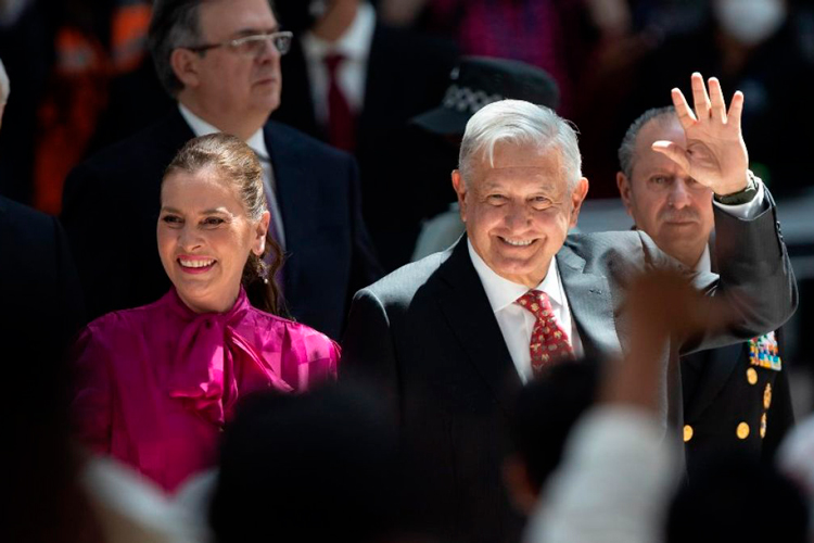 amlo-y-Beatriz-Gutierrez-Muller-2.jpg
