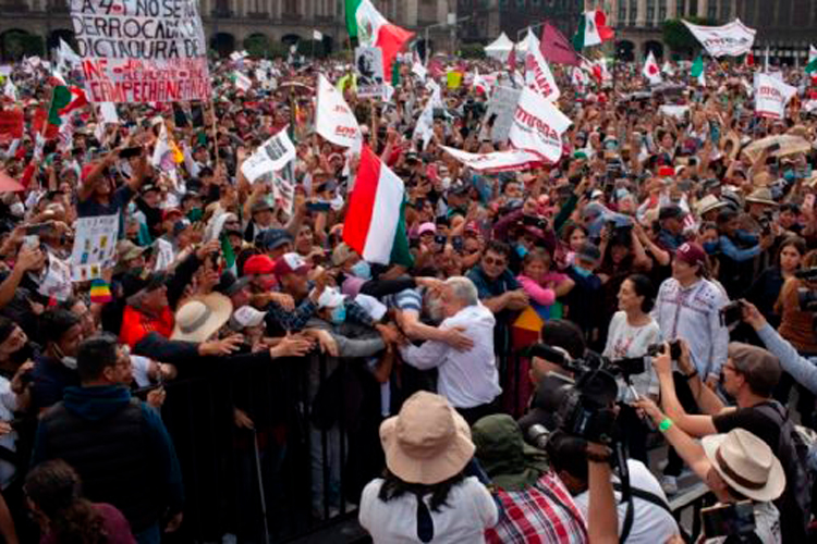 AMLO-marcha-ine-2.jpg