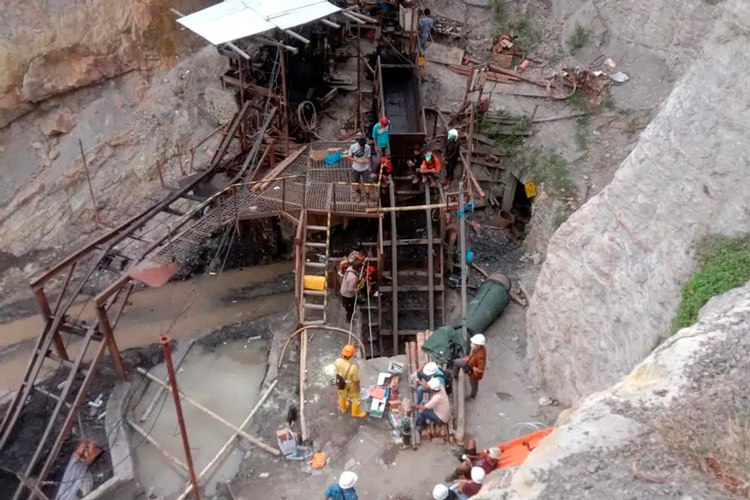 explosion-de-mina-en-indonesia-2.jpg