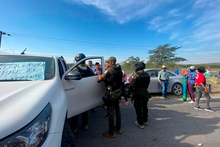 bloqueo-de-carretera-valles-tampico.jpg