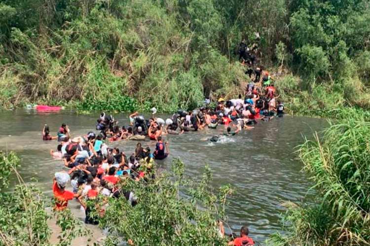 migrantes-en-el-rio-bravo-4.jpg