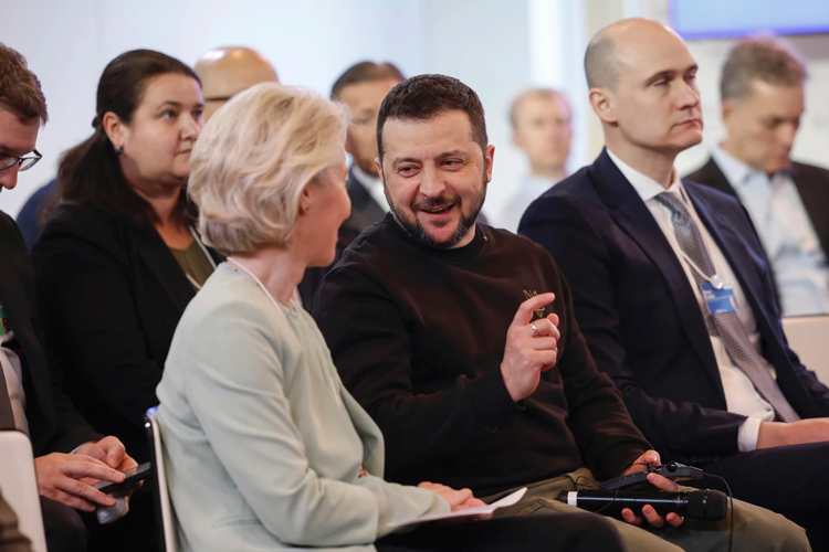 URSULA-VON-DER-LEYEN-Y-VOLODYMYR-ZELENSKYY.jpg