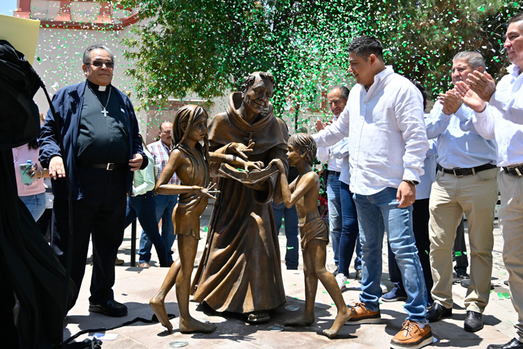 estatua-fray.jpg