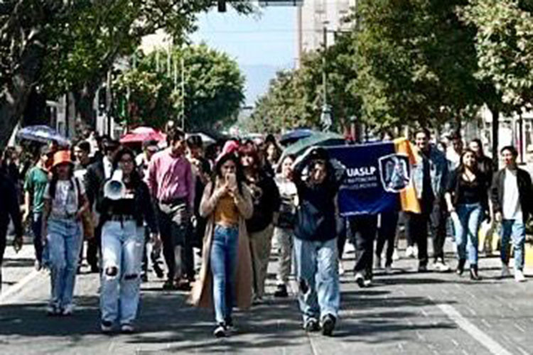 protesta-uaslp.jpg