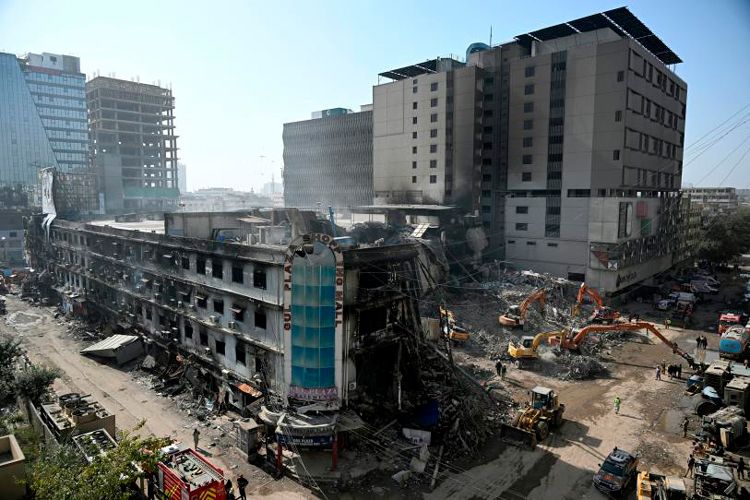incendio-de-un-centro-comercial-en-Pakistan.jpg